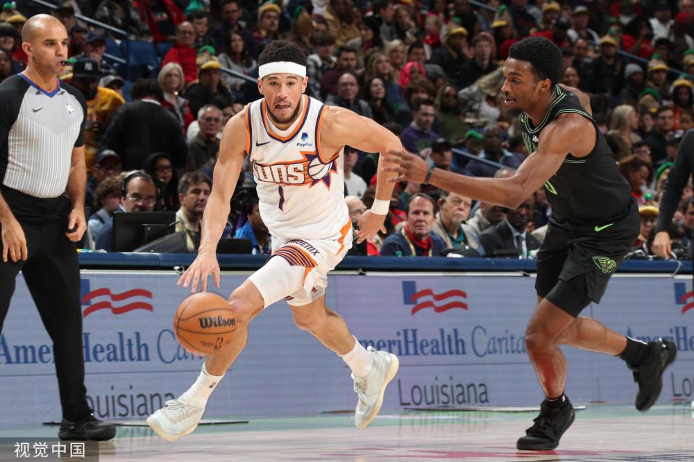 将手臂环绕 将手臂环绕